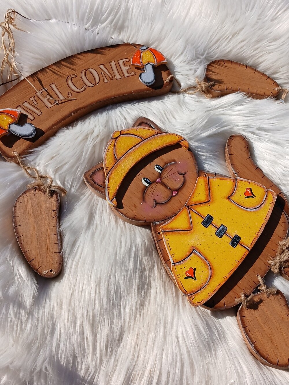Welcome Sign Wood Cat in Raincoat Vintage Wall Hanging Plaque Animal diy tlc vtg